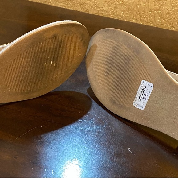 Aldo Silver T-Strap Sandals with Rhinestone Embellishments - Picture 7 of 8